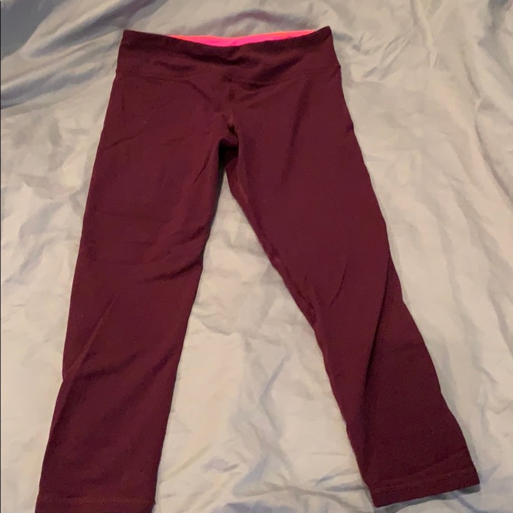 Aeire Burgundy cropped leggings